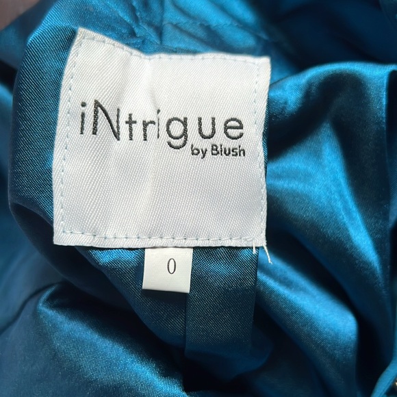 Homecoming Dress - Picture 5 of 9